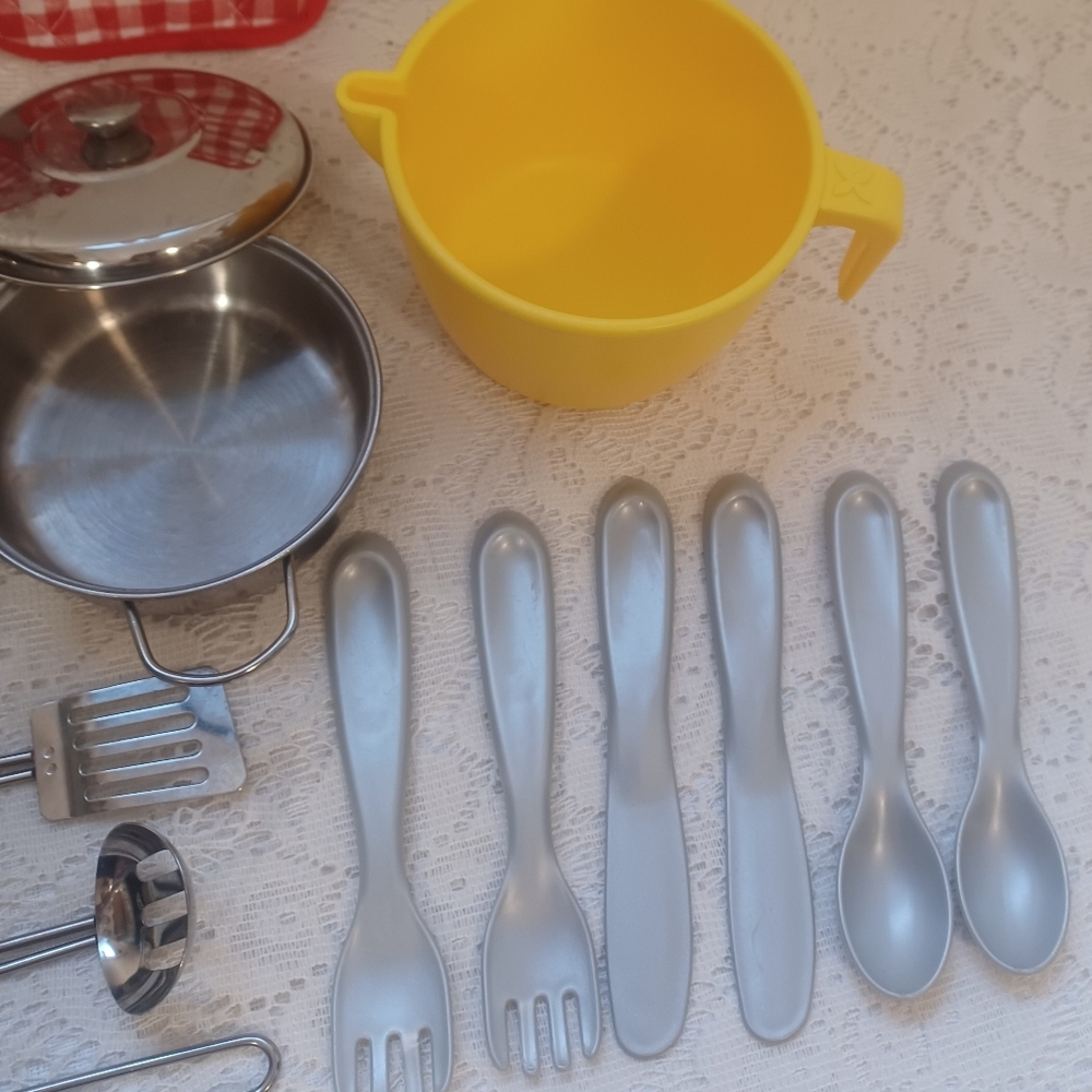 Play Cooking Set - Picture 3 of 7